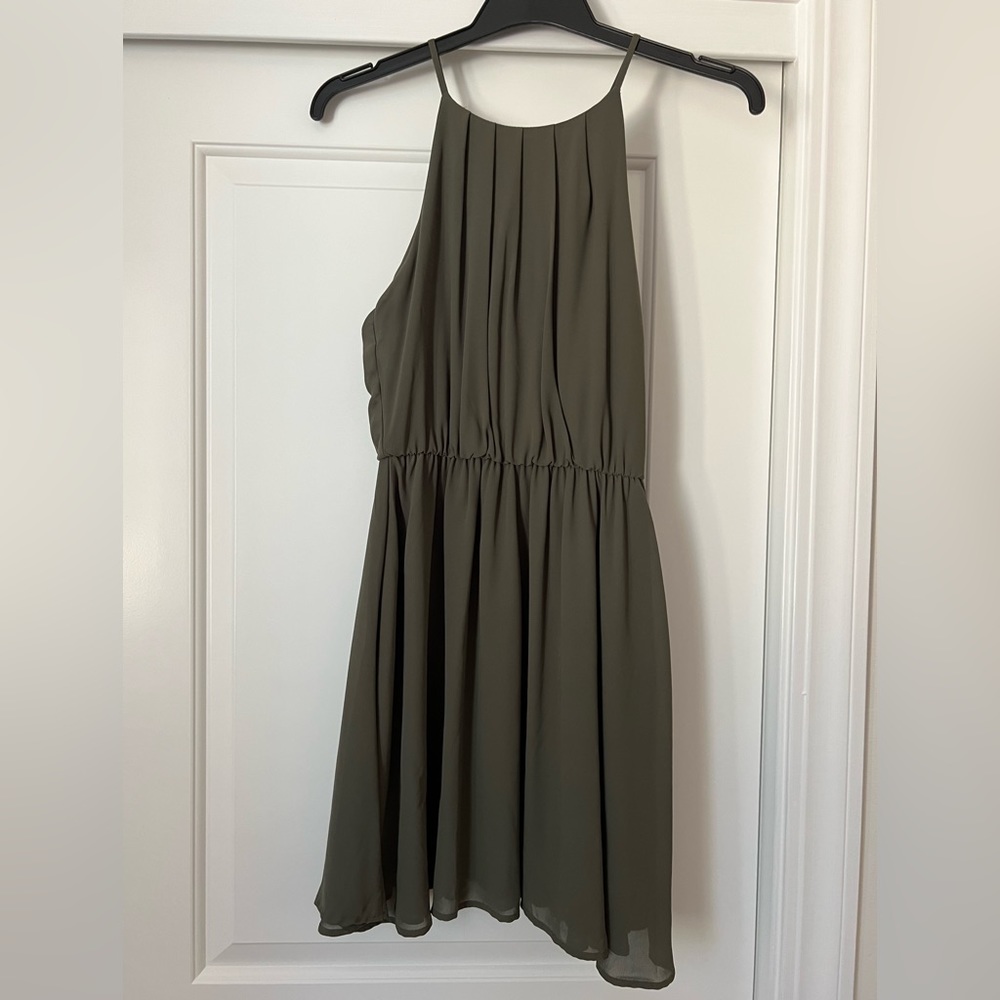 NWT Lush Olive Green High Neck Pleated Dress Size Medium (Francesca’s)